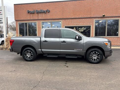 Used 2023 Nissan Titan SV w/ SV Convenience Package image 31