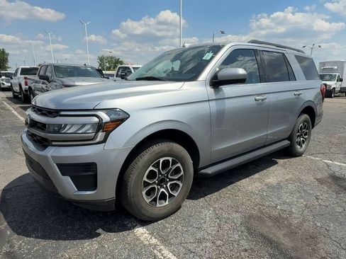 Used 2022 Ford Expedition XLT RWD image 4