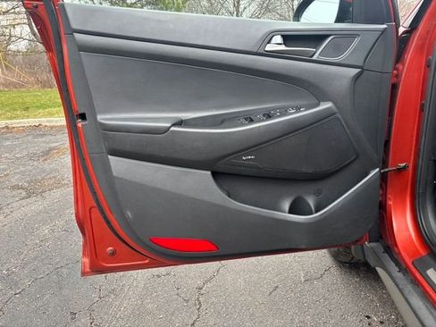 Used 2017 Hyundai Tucson Limited w/ Limited Ultimate Package 03 image 12