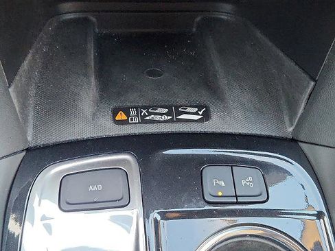 Used 2023 Chevrolet Equinox Premier image 24