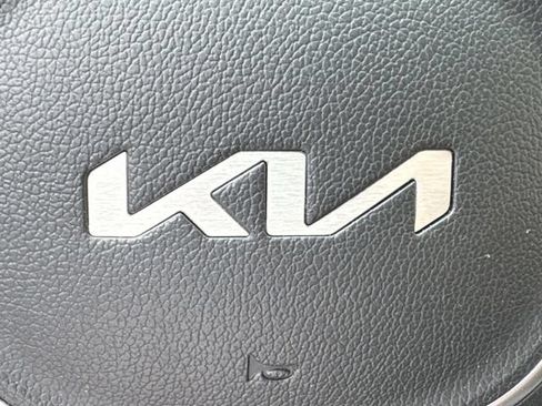 Used 2023 Kia Sorento LX AWD/4WD image 32