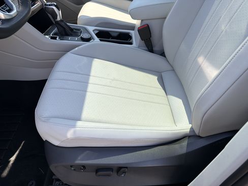 Certified 2023 Volkswagen Tiguan SE R-Line AWD/4WD image 22
