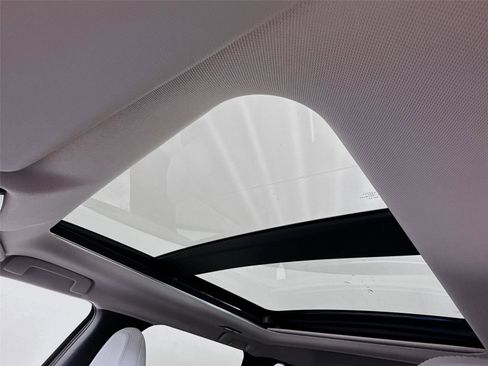 New 2025 Mitsubishi Outlander SE image 21