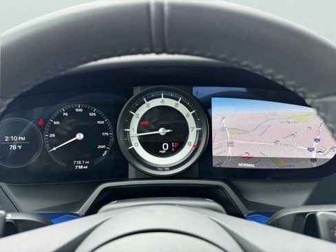 Used 2024 Porsche 911 Carrera RWD image 25