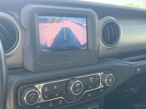 Used 2019 Jeep Wrangler Unlimited Sport S AWD/4WD image 22