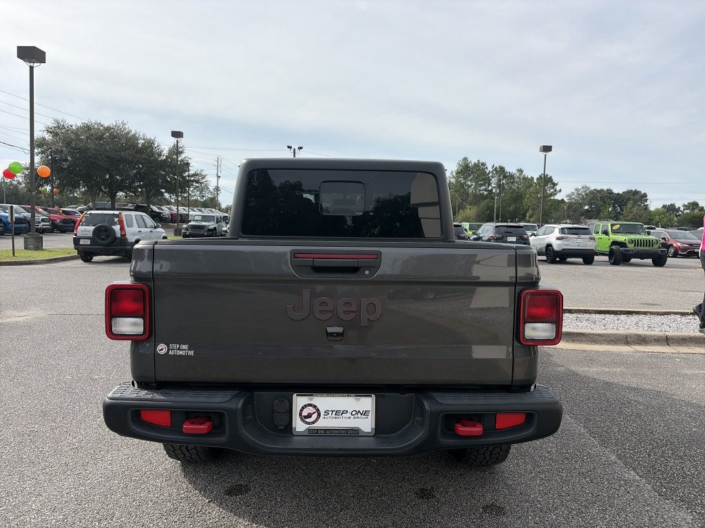 Used 2023 Jeep Gladiator Rubicon AWD/4WD image 5