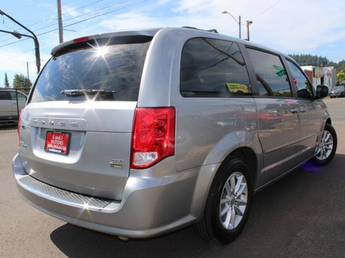 Used 2016 Dodge Grand Caravan SXT FWD image 6