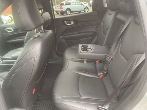 Used 2025 Jeep Compass Trailhawk w/ Trailhawk Elite Group image 25