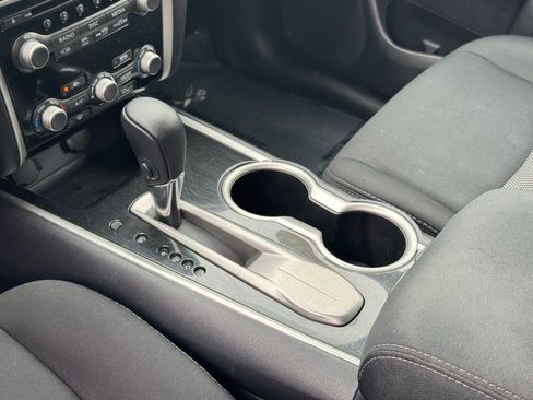 Used 2017 Nissan Pathfinder SV image 24