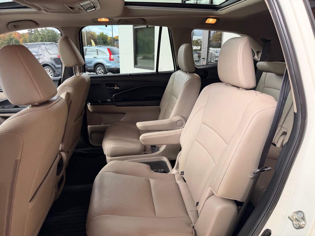 Used 2016 Honda Pilot Elite image 12