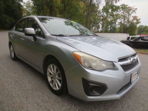 Used 2013 Subaru Impreza 2.0i Premium w/ All-Weather Pkg image 2