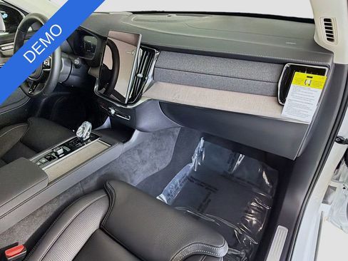 Used 2026 Volvo XC90 T8 Ultra w/ Protection Package AWD/4WD image 32
