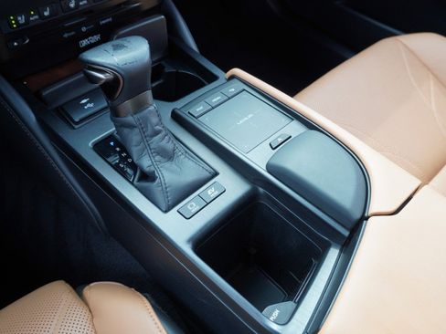 Used 2022 Lexus ES 300h Ultra Luxury w/ Accessory Package 2 FWD image 21