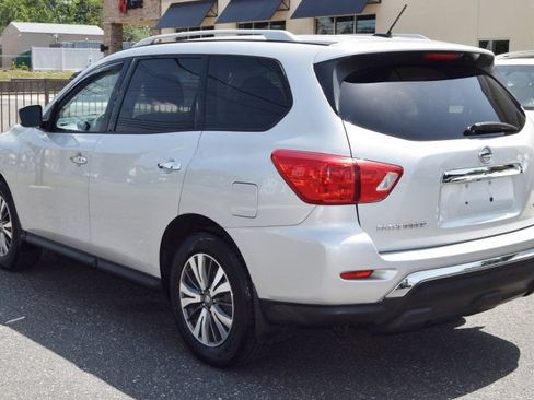 Used 2018 Nissan Pathfinder S AWD/4WD image 4