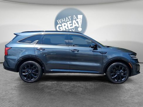 Used 2022 Kia Sorento SX FWD image 2