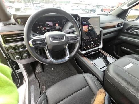 Used 2025 GMC Yukon XL Denali image 2