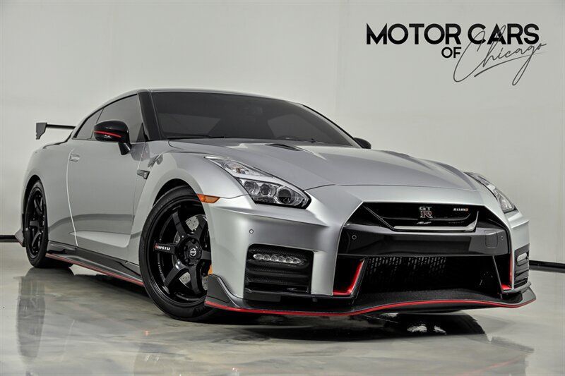 Used 2017 Nissan GT-R NISMO AWD/4WD image 1