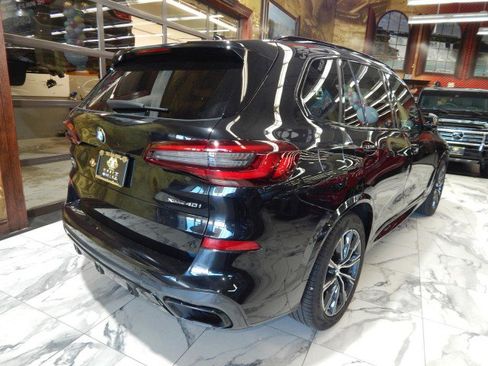 Used 2021 BMW X5 xDrive40i w/ M Sport Package image 5