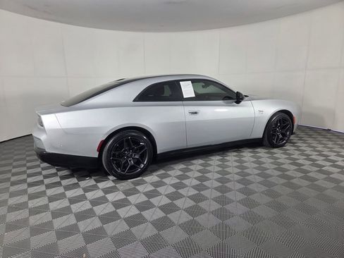 Used 2024 Dodge Charger Daytona R/T w/ Plus Group AWD/4WD image 5