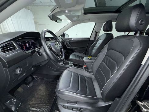 Used 2018 Volkswagen Tiguan SEL Premium AWD/4WD image 3