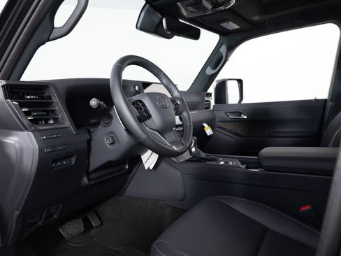 Used 2026 Lexus GX 550 w/ Accessory Package (2T) image 14