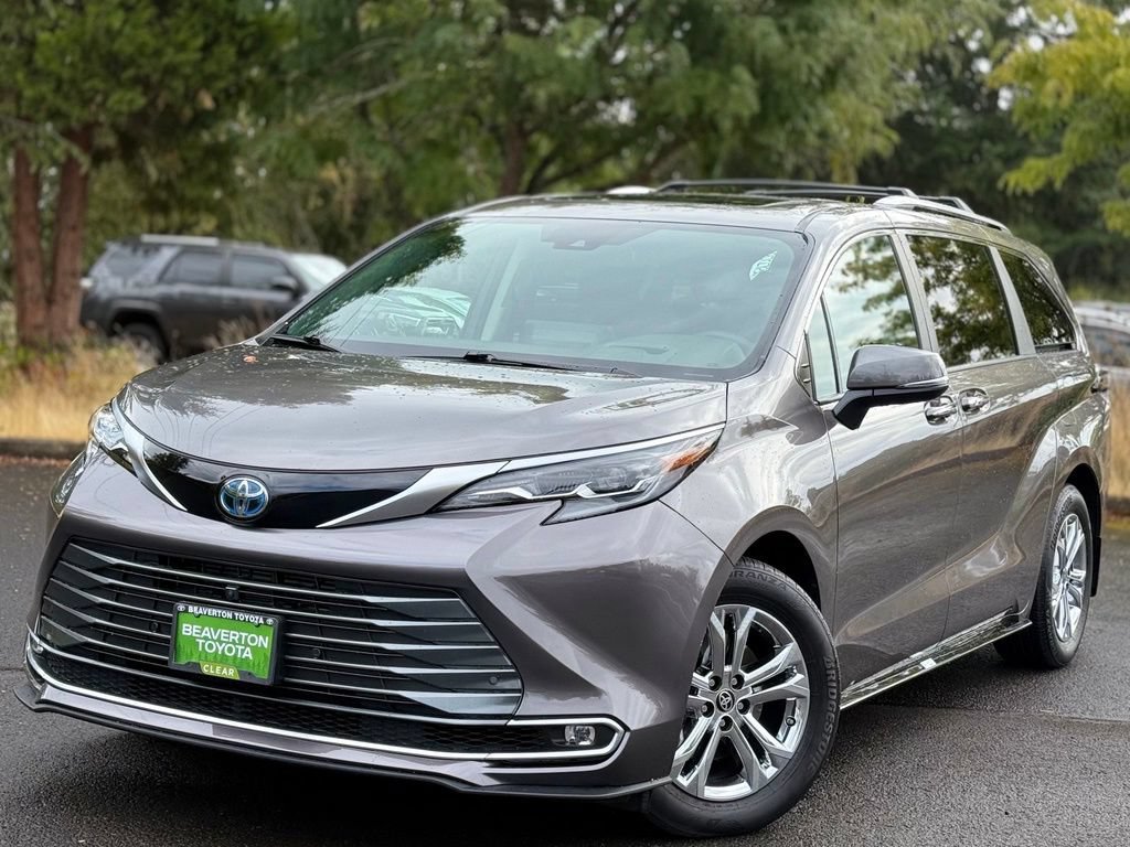 Used 2024 Toyota Sienna Platinum AWD/4WD image 1