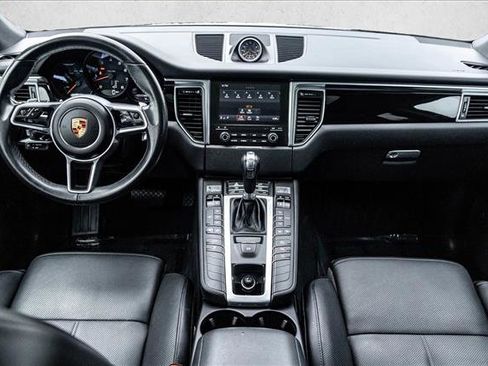 Used 2018 Porsche Macan AWD/4WD image 19