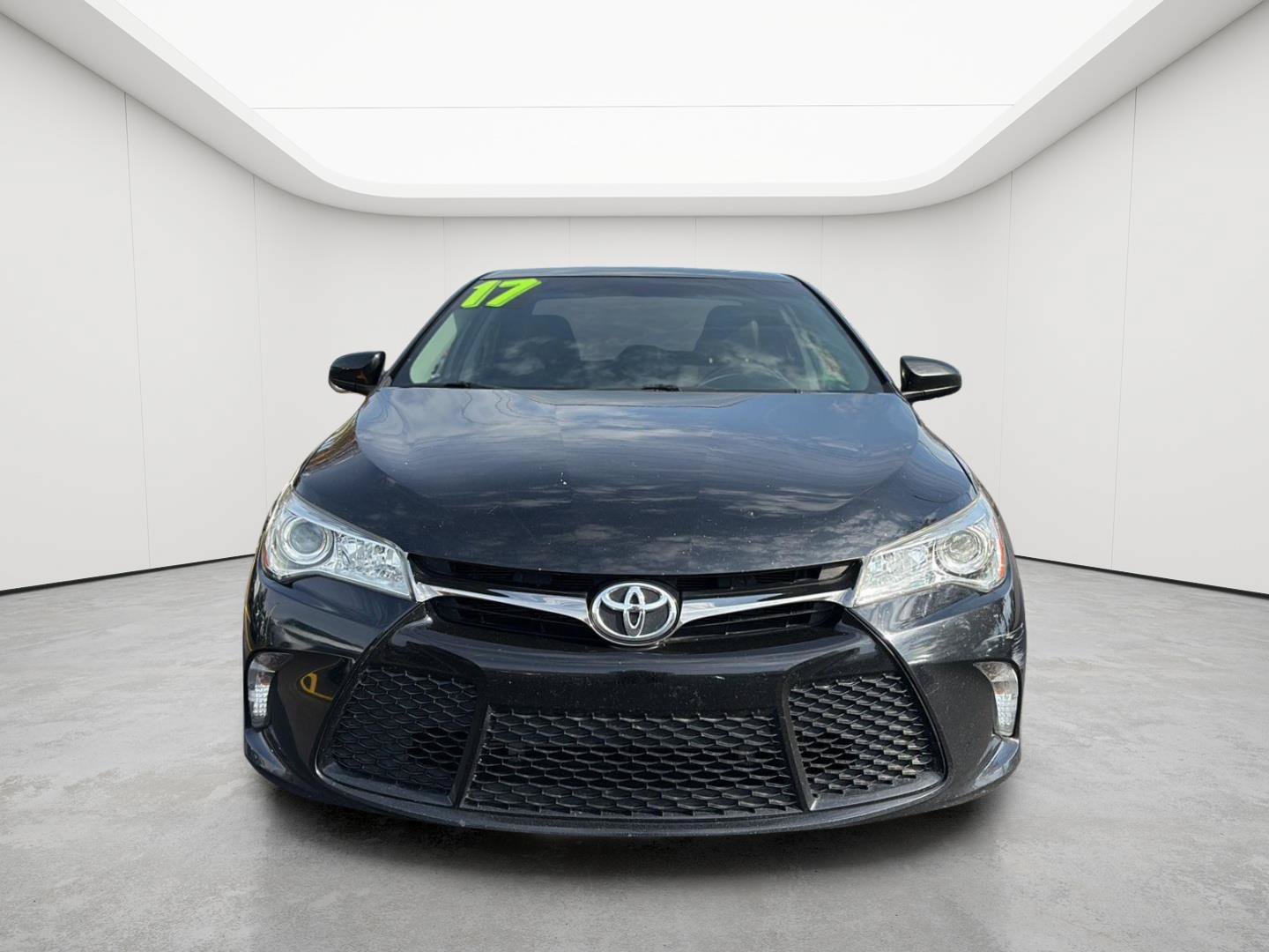Used 2017 Toyota Camry SE FWD image 33