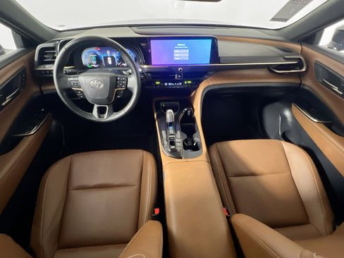 Used 2025 Toyota Crown Signia image 30