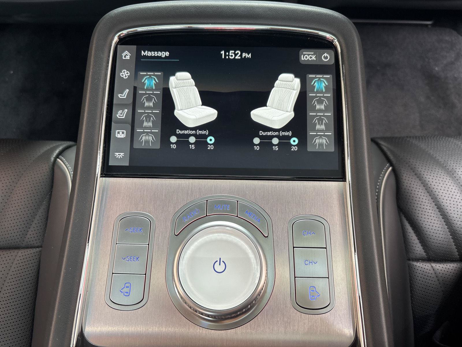 Used 2023 Genesis G90 3.5T AWD/4WD image 36