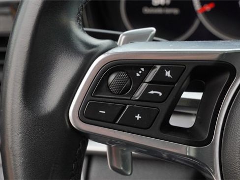 Used 2020 Porsche Panamera 4 image 30