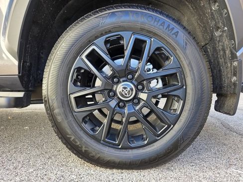 Used 2024 Toyota Sequoia Limited image 25