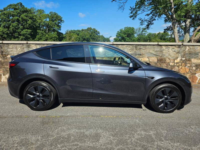 Used 2024 Tesla Model Y Long Range AWD/4WD image 10