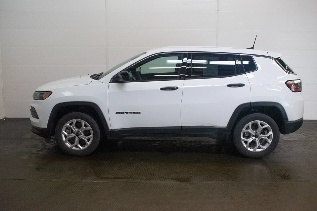 Used 2025 Jeep Compass Sport AWD/4WD image 7
