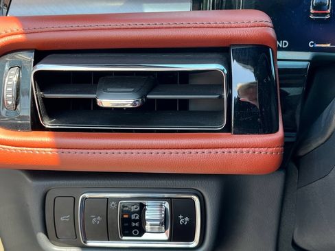 Used 2025 Lincoln Aviator Reserve w/ Equipment Group 201A AWD/4WD image 28