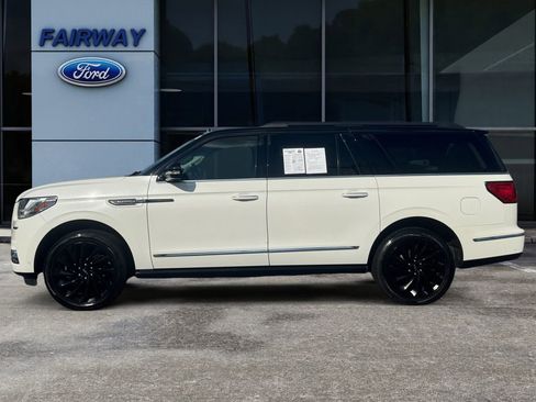 Used 2021 Lincoln Navigator L Black Label w/ Special Edition Package AWD/4WD image 7