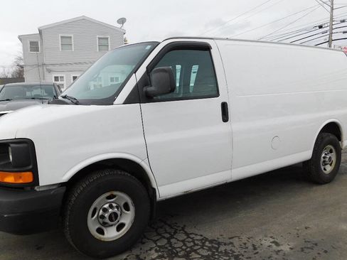 Used 2013 GMC Savana 2500 w/ Power Package image 4