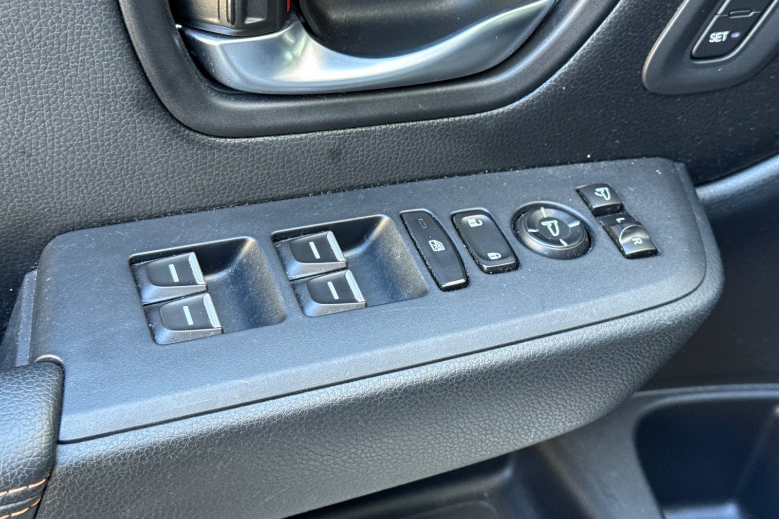 Used 2025 Honda Pilot TrailSport image 14