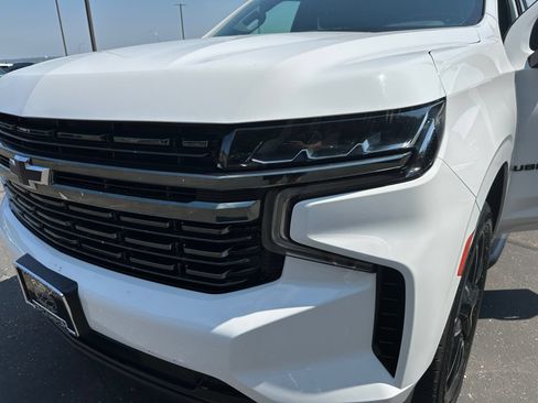 Used 2021 Chevrolet Suburban RST AWD/4WD image 43
