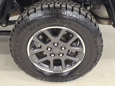 Used 2020 Jeep Gladiator Overland image 56