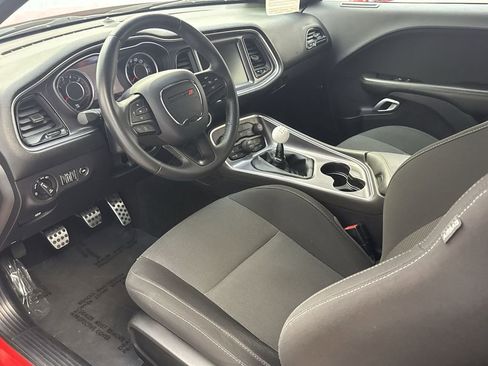 Used 2015 Dodge Challenger R/T Scat Pack RWD image 9