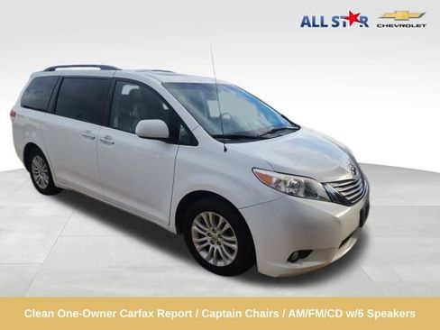 Used 2014 Toyota Sienna XLE image 1