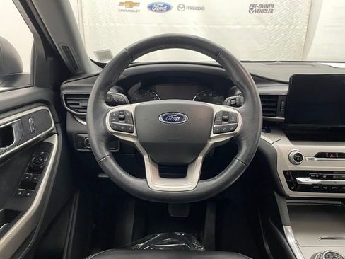 Used 2022 Ford Explorer XLT w/ Equipment Group 202A image 13