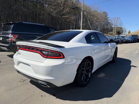 Used 2019 Dodge Charger SXT w/ Blacktop Package image 4