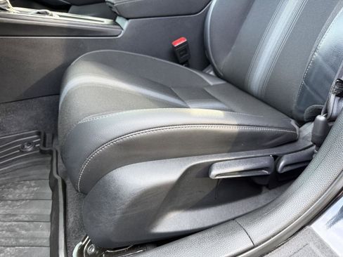 Used 2025 Honda Civic Sport image 17
