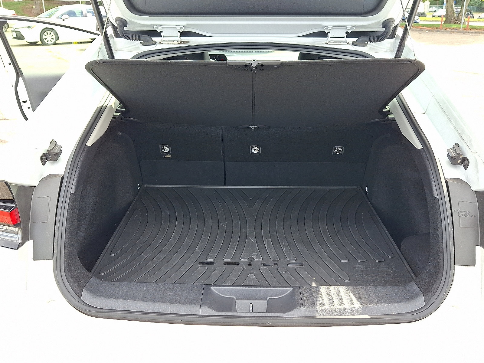 Certified 2024 Toyota Prius XLE AWD/4WD image 31