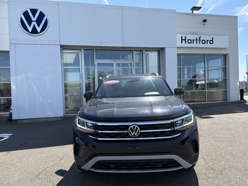 Certified 2023 Volkswagen Atlas Cross Sport SE w/ Panoramic Sunroof Package AWD/4WD image 9