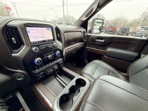 Used 2023 GMC Sierra 3500 Denali image 29