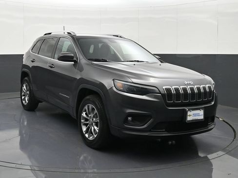 Used 2019 Jeep Cherokee Latitude Plus AWD/4WD image 7