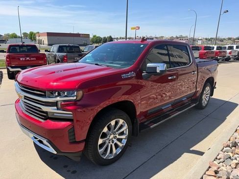 Used 2020 Chevrolet Silverado 1500 High Country w/ Technology Package AWD/4WD image 3